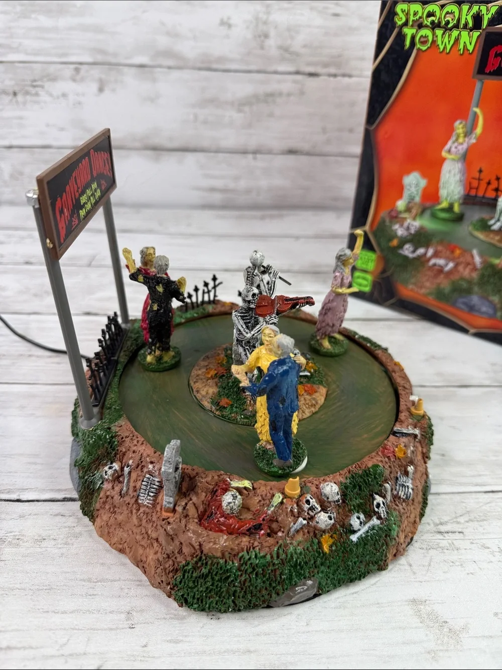 Halloween Lemax Spooky Town, Graveyard Dance   34601 2013 works great w box
